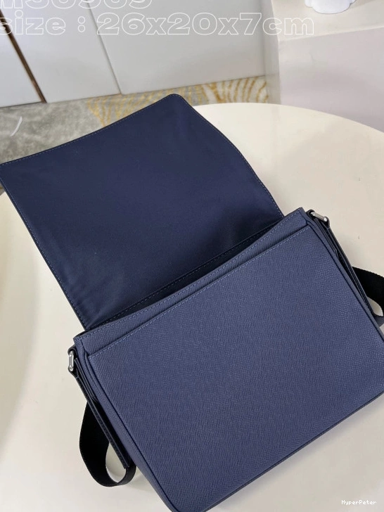 PM LOUIS DISTRICT VUITTON 0818